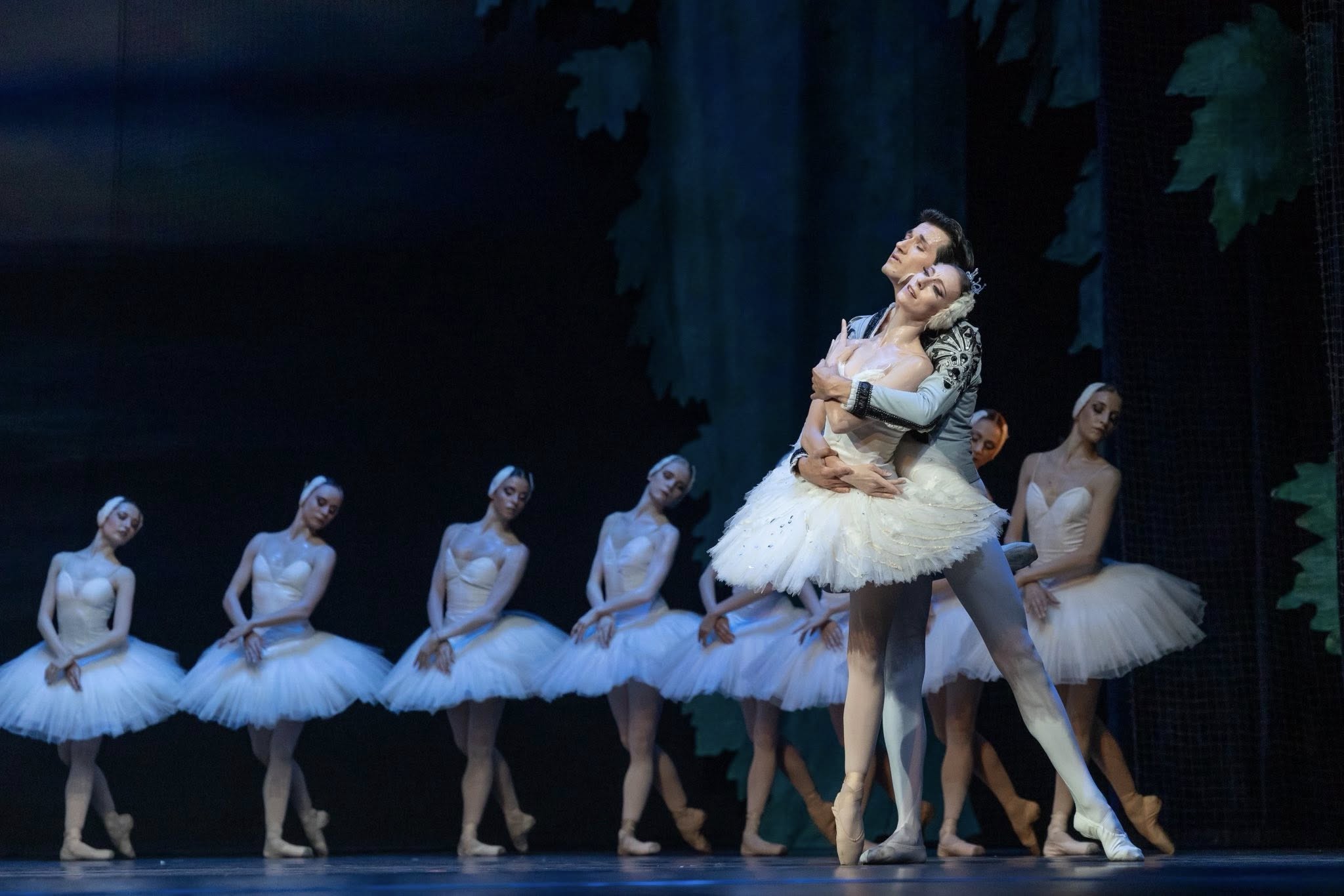 Снимка: ЛЕБЕДОВО ЕЗЕРО / SWAN LAKE by Pyotr Ilyich Tchaikovsky