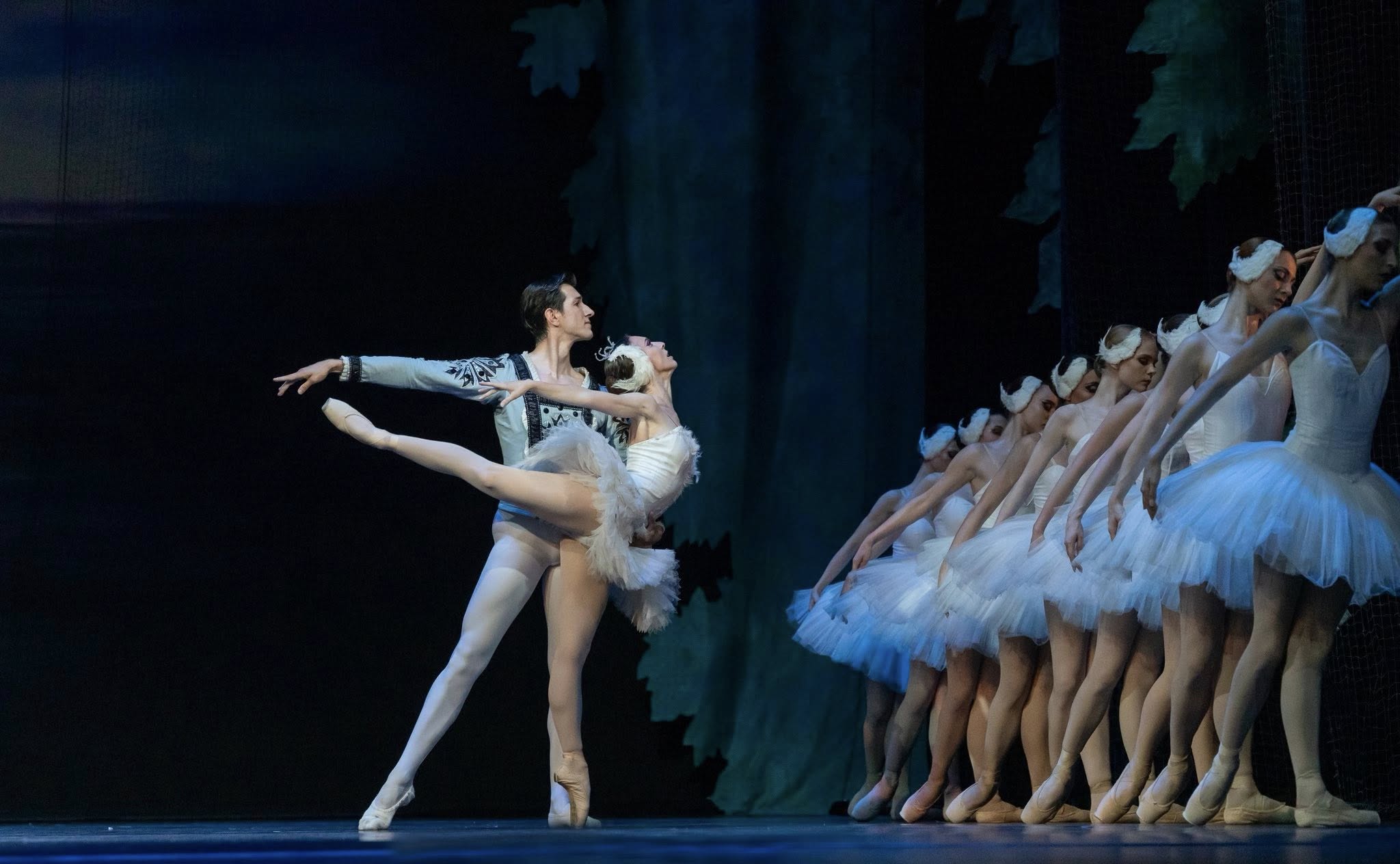 Снимка: ЛЕБЕДОВО ЕЗЕРО / SWAN LAKE by Pyotr Ilyich Tchaikovsky