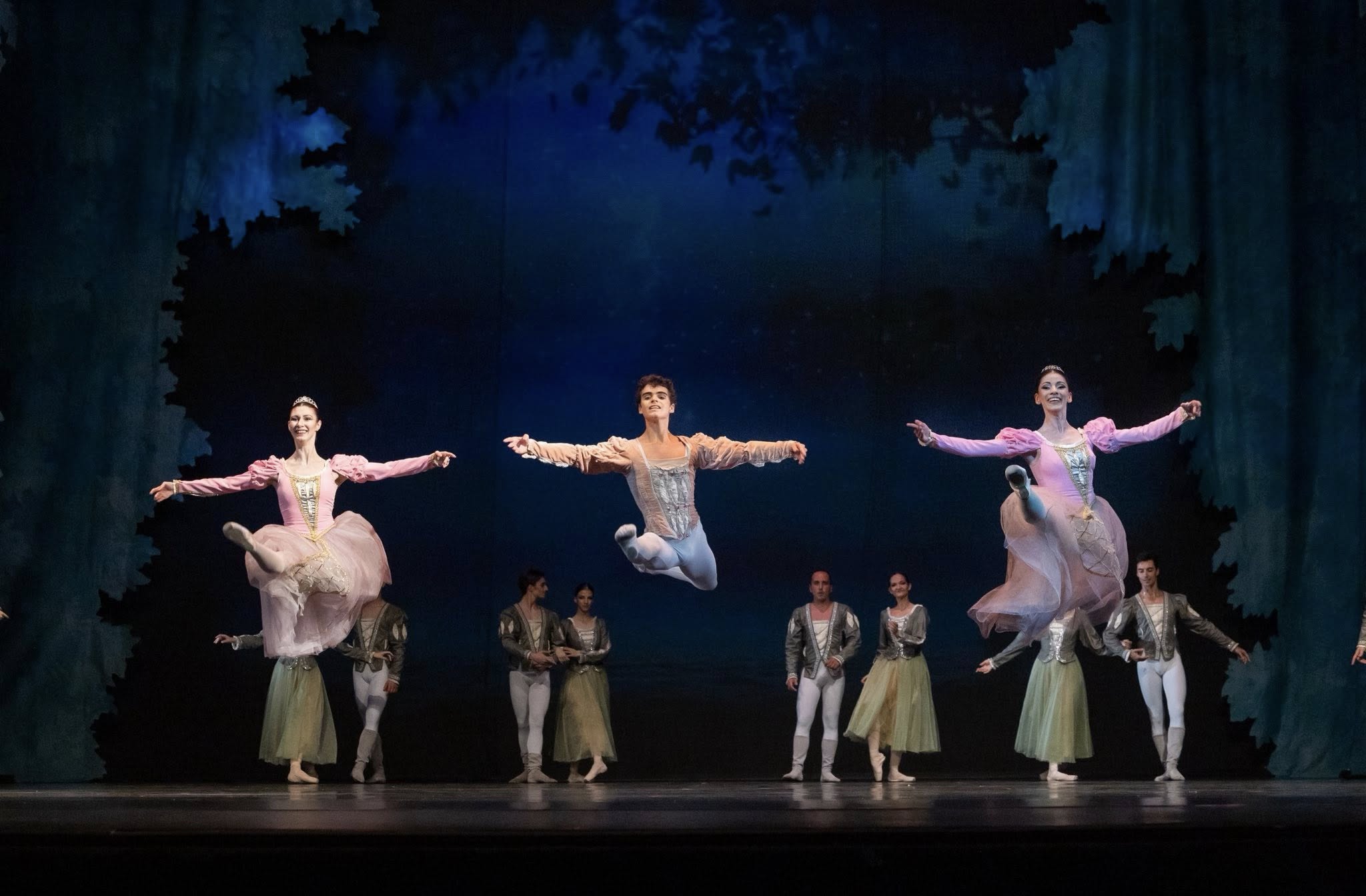Снимка: ЛЕБЕДОВО ЕЗЕРО / SWAN LAKE by Pyotr Ilyich Tchaikovsky