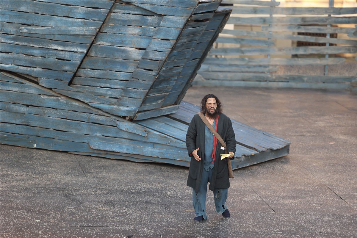 Снимка: КЛЕТНИЦИТЕ / LES MISЕ́RABLES Musical by Claude-Michel Schönberg Alain Boublil