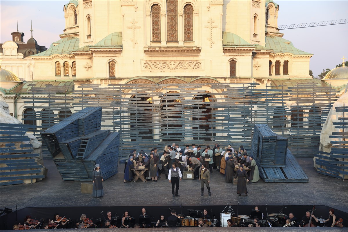 Снимка: КЛЕТНИЦИТЕ / LES MISЕ́RABLES Musical by Claude-Michel Schönberg Alain Boublil