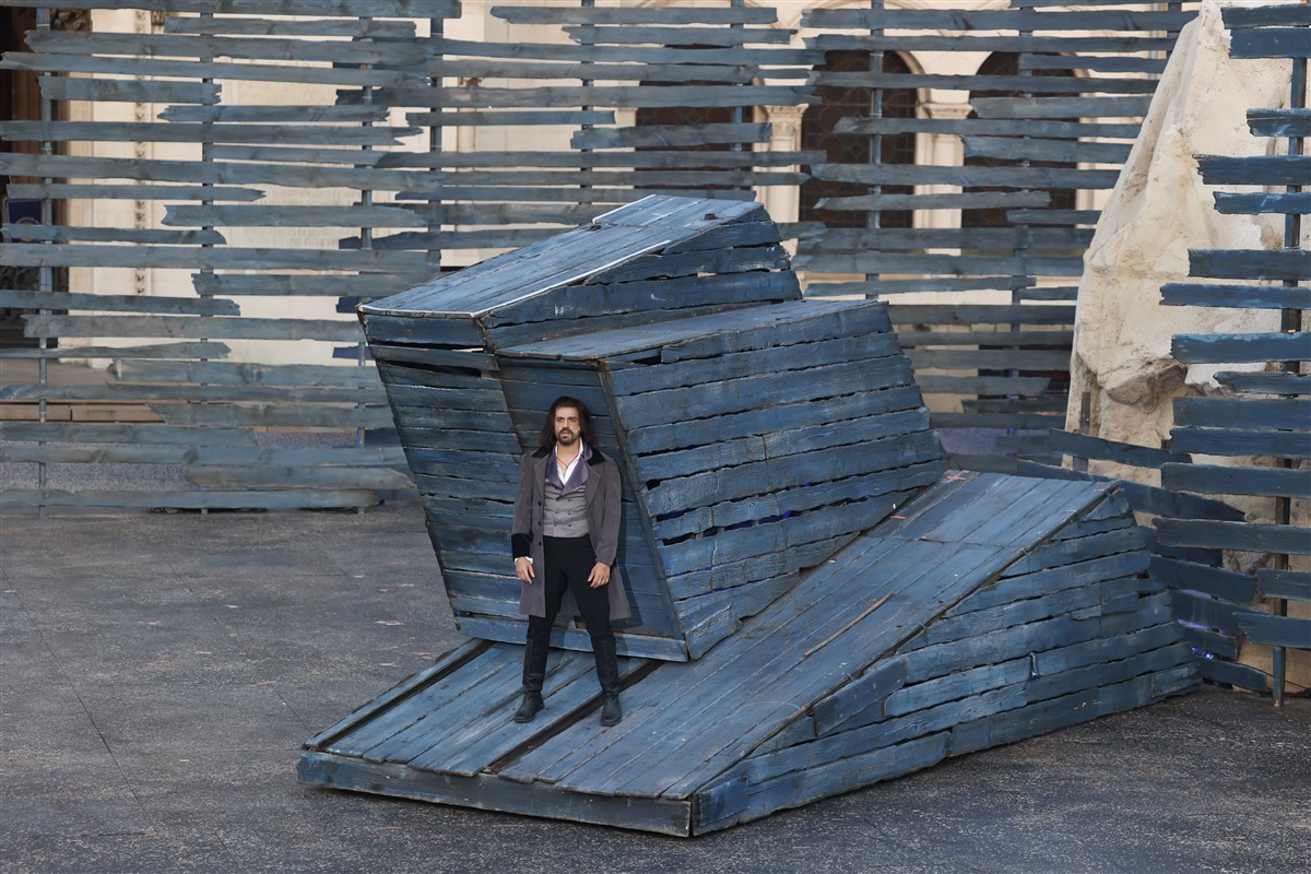 Снимка: КЛЕТНИЦИТЕ / LES MISЕ́RABLES Musical by Claude-Michel Schönberg Alain Boublil