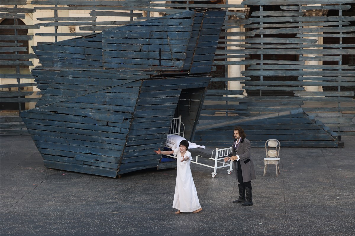 Снимка: КЛЕТНИЦИТЕ / LES MISЕ́RABLES Musical by Claude-Michel Schönberg Alain Boublil