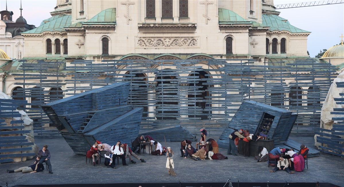 Снимка: КЛЕТНИЦИТЕ / LES MISЕ́RABLES Musical by Claude-Michel Schönberg Alain Boublil
