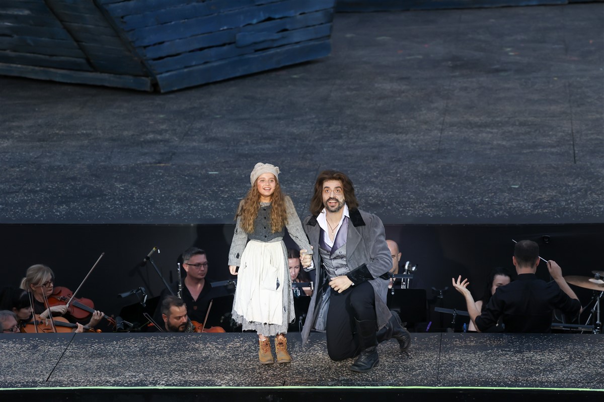 Снимка: КЛЕТНИЦИТЕ / LES MISЕ́RABLES Musical by Claude-Michel Schönberg Alain Boublil