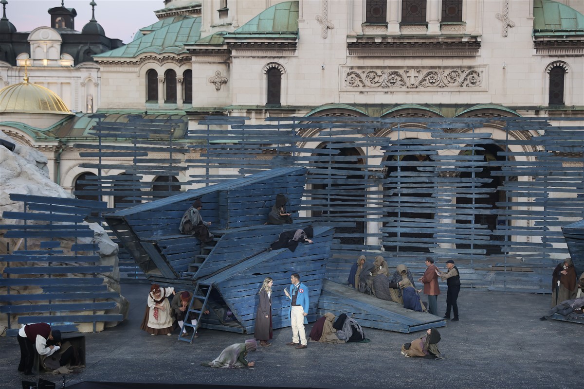 Снимка: КЛЕТНИЦИТЕ / LES MISЕ́RABLES Musical by Claude-Michel Schönberg Alain Boublil