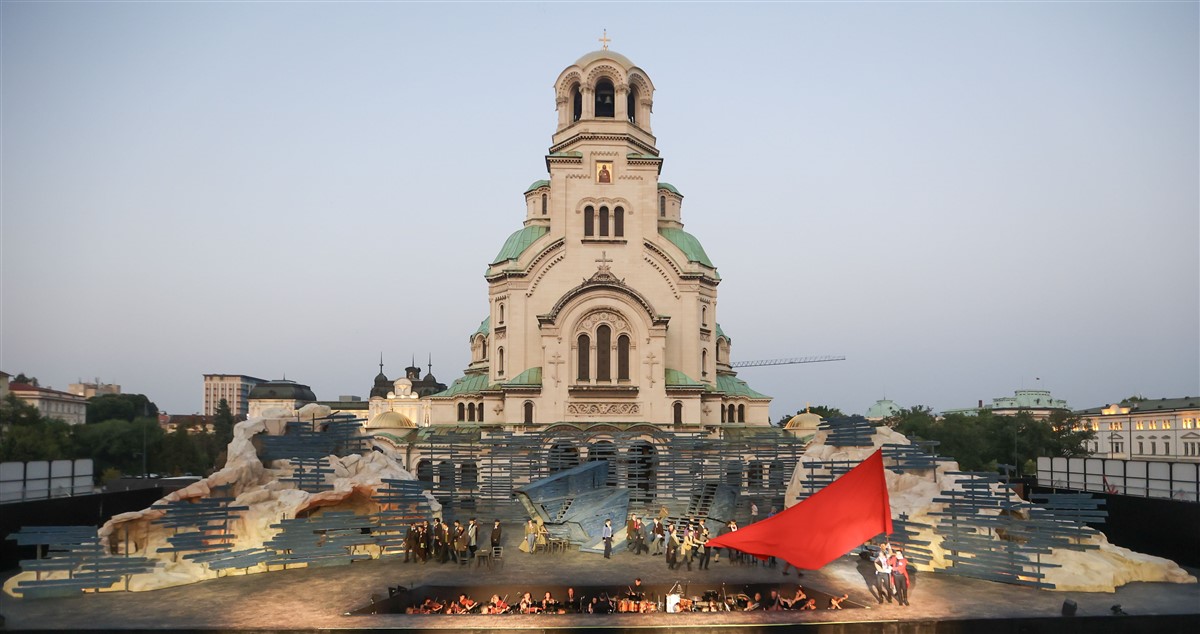 Снимка: КЛЕТНИЦИТЕ / LES MISЕ́RABLES Musical by Claude-Michel Schönberg Alain Boublil