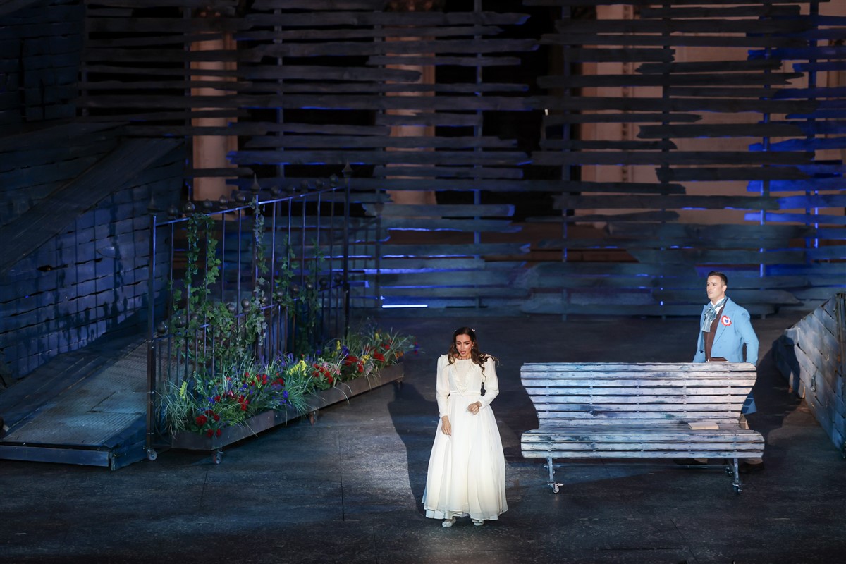 Снимка: КЛЕТНИЦИТЕ / LES MISЕ́RABLES Musical by Claude-Michel Schönberg Alain Boublil