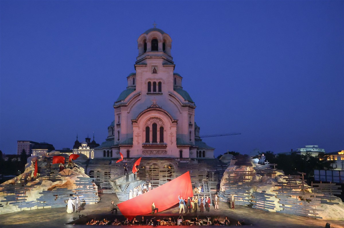 Снимка: КЛЕТНИЦИТЕ / LES MISЕ́RABLES Musical by Claude-Michel Schönberg Alain Boublil