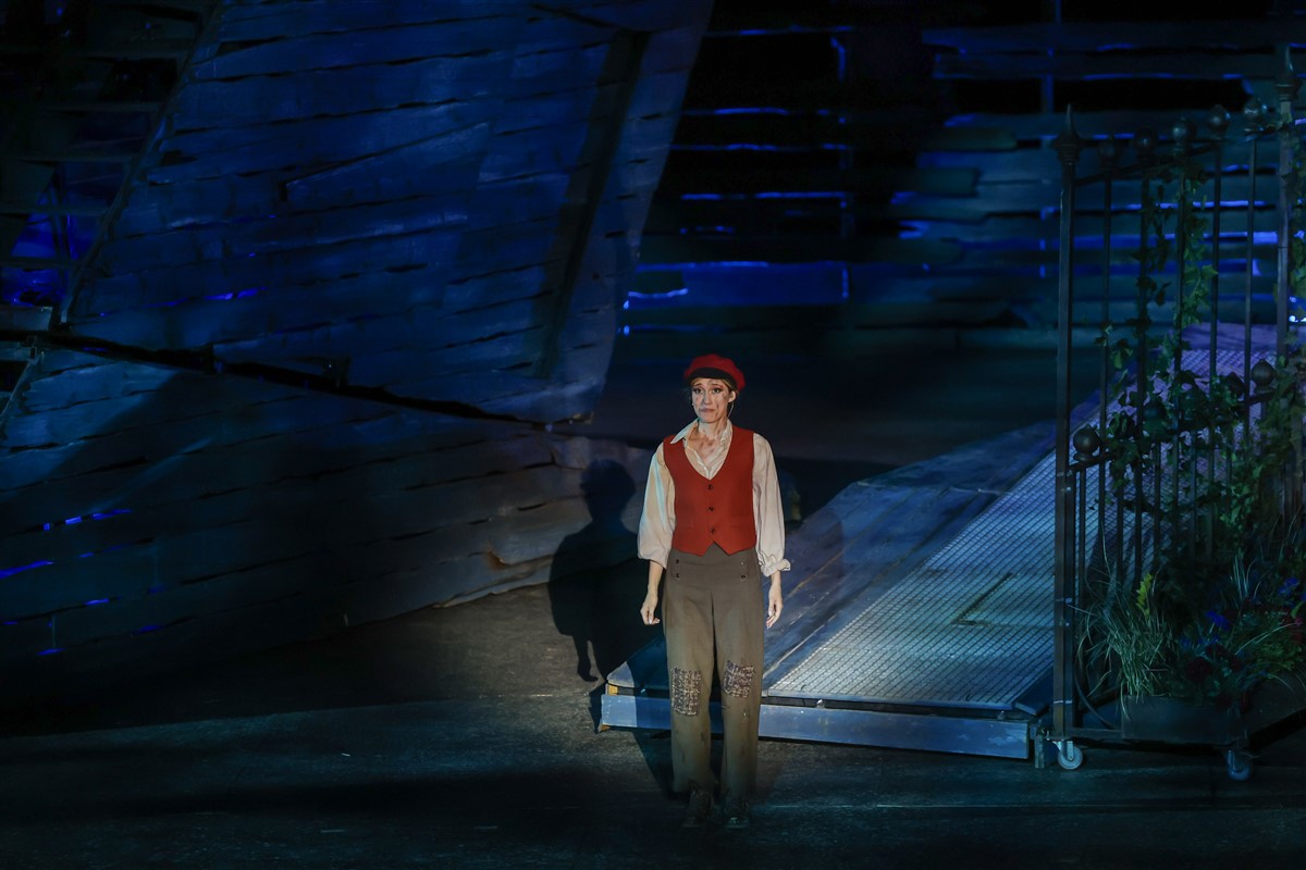 Снимка: КЛЕТНИЦИТЕ / LES MISЕ́RABLES Musical by Claude-Michel Schönberg Alain Boublil