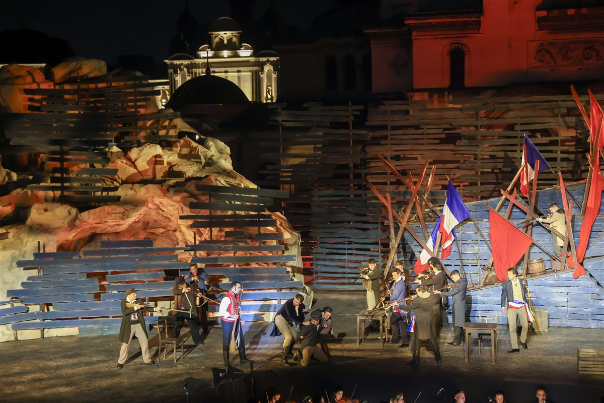 Снимка: КЛЕТНИЦИТЕ / LES MISЕ́RABLES Musical by Claude-Michel Schönberg Alain Boublil