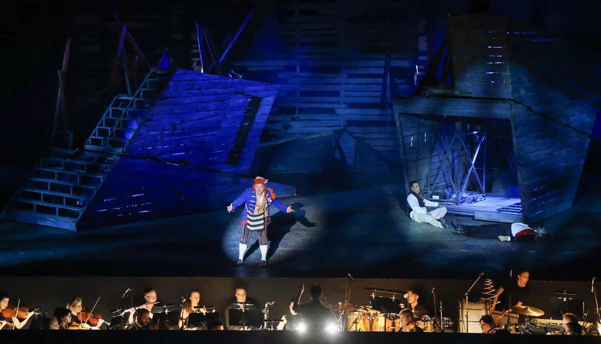 Снимка: КЛЕТНИЦИТЕ / LES MISЕ́RABLES Musical by Claude-Michel Schönberg Alain Boublil