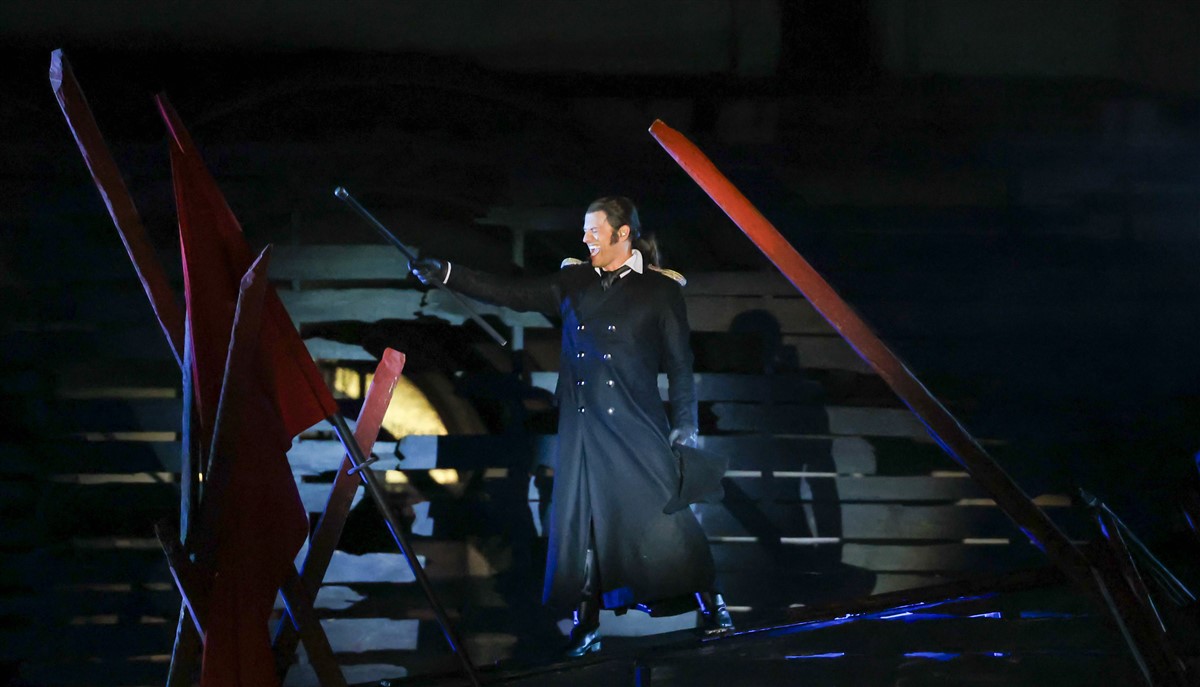 Снимка: КЛЕТНИЦИТЕ / LES MISЕ́RABLES Musical by Claude-Michel Schönberg Alain Boublil