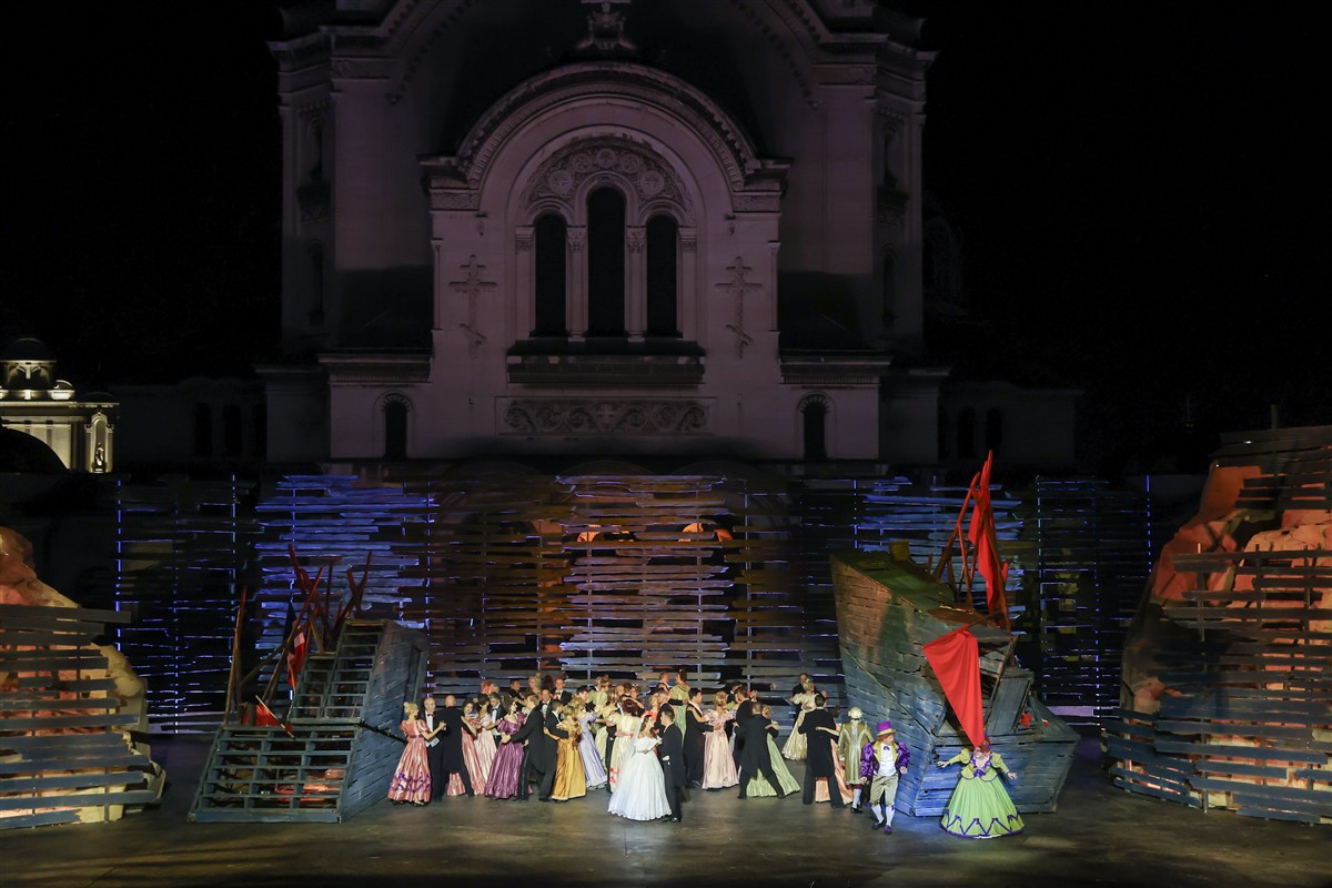 Снимка: КЛЕТНИЦИТЕ / LES MISЕ́RABLES Musical by Claude-Michel Schönberg Alain Boublil