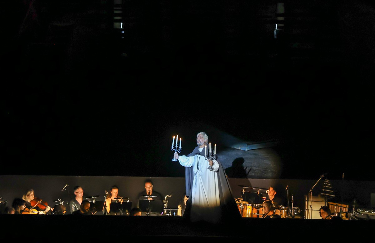 Снимка: КЛЕТНИЦИТЕ / LES MISЕ́RABLES Musical by Claude-Michel Schönberg Alain Boublil