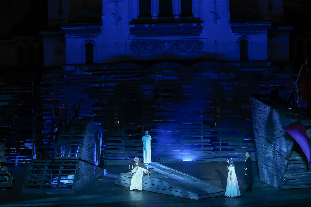 Снимка: КЛЕТНИЦИТЕ / LES MISЕ́RABLES Musical by Claude-Michel Schönberg Alain Boublil