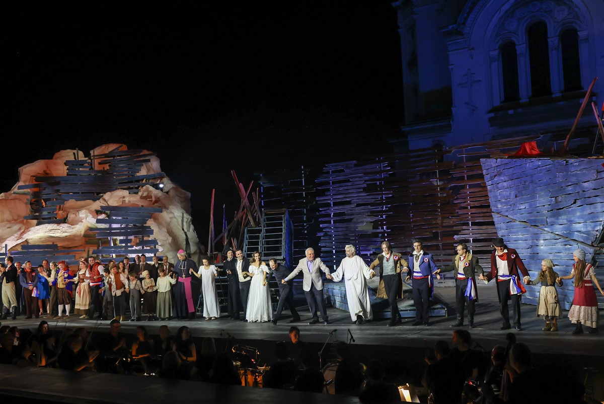 Снимка: КЛЕТНИЦИТЕ / LES MISЕ́RABLES Musical by Claude-Michel Schönberg Alain Boublil