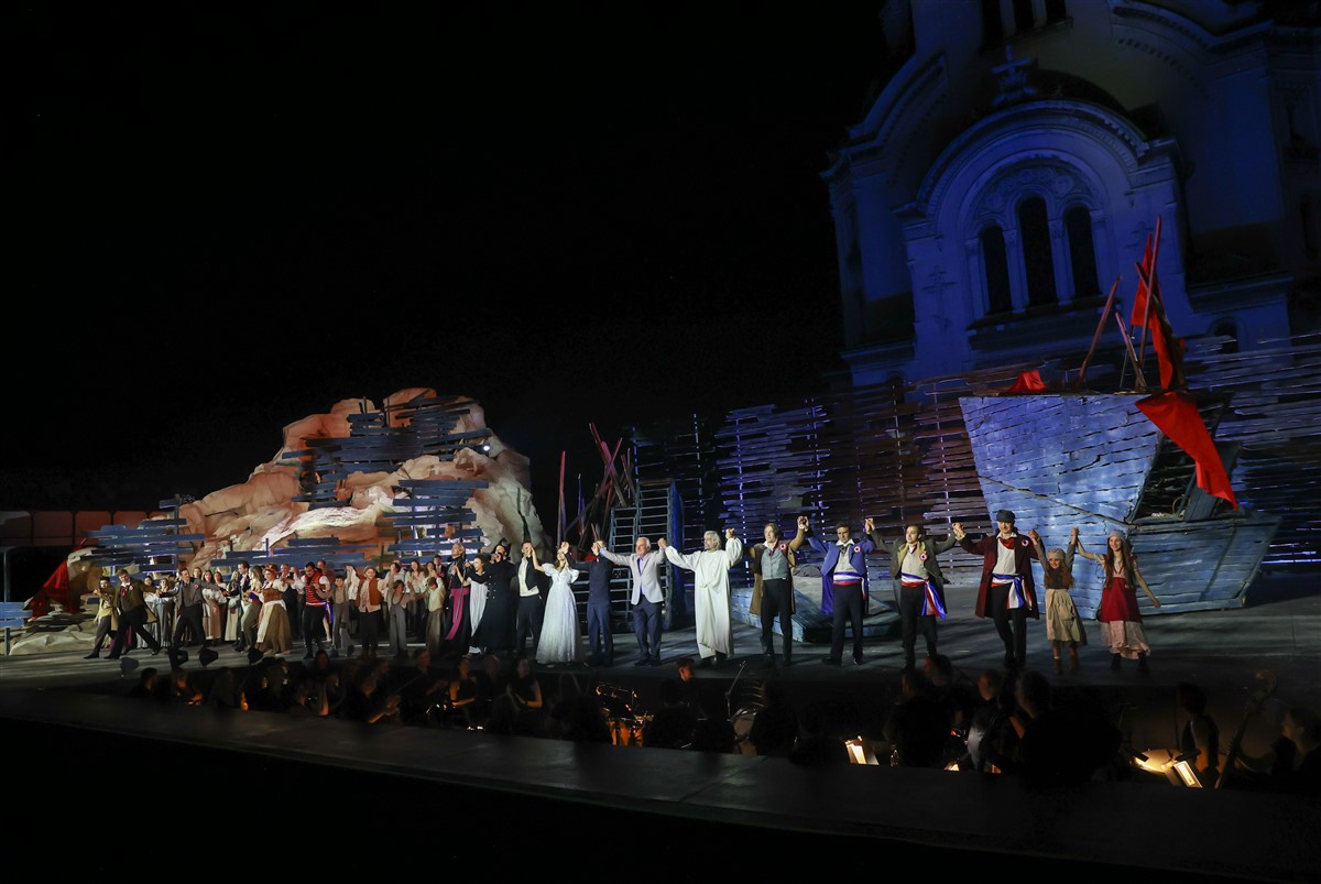 Снимка: КЛЕТНИЦИТЕ / LES MISЕ́RABLES Musical by Claude-Michel Schönberg Alain Boublil