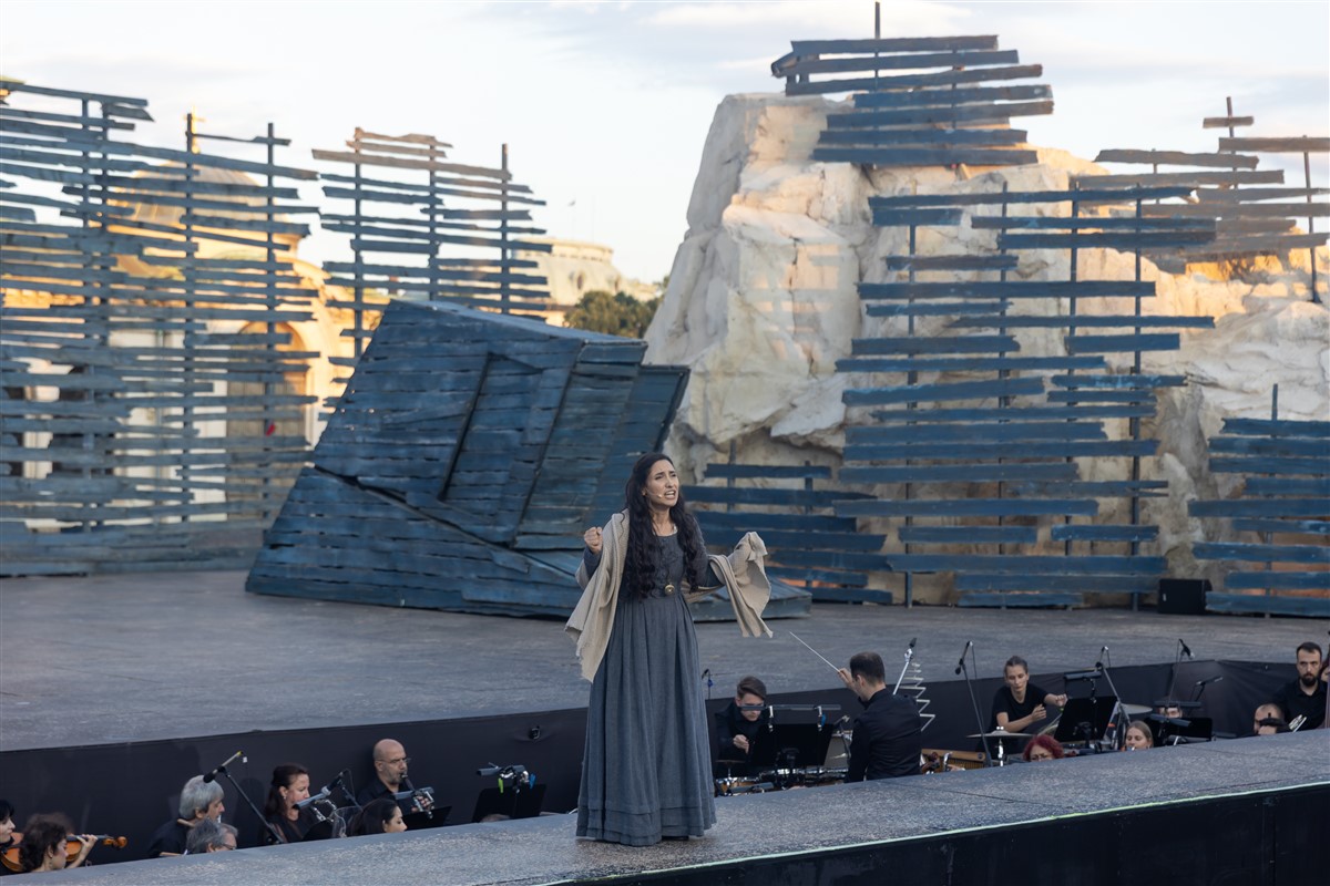 Снимка: КЛЕТНИЦИТЕ / LES MISЕ́RABLES Musical by Claude-Michel Schönberg Alain Boublil