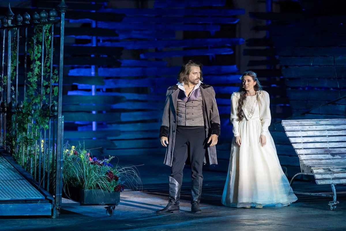 Снимка: КЛЕТНИЦИТЕ / LES MISЕ́RABLES Musical by Claude-Michel Schönberg Alain Boublil