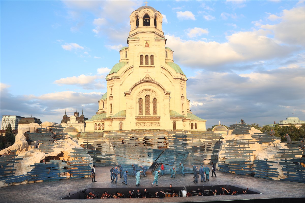 Снимка: КЛЕТНИЦИТЕ / LES MISЕ́RABLES Musical by Claude-Michel Schönberg Alain Boublil
