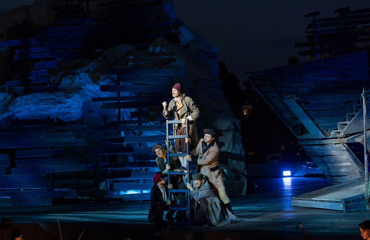 Снимка: КЛЕТНИЦИТЕ / LES MISЕ́RABLES Musical by Claude-Michel Schönberg Alain Boublil