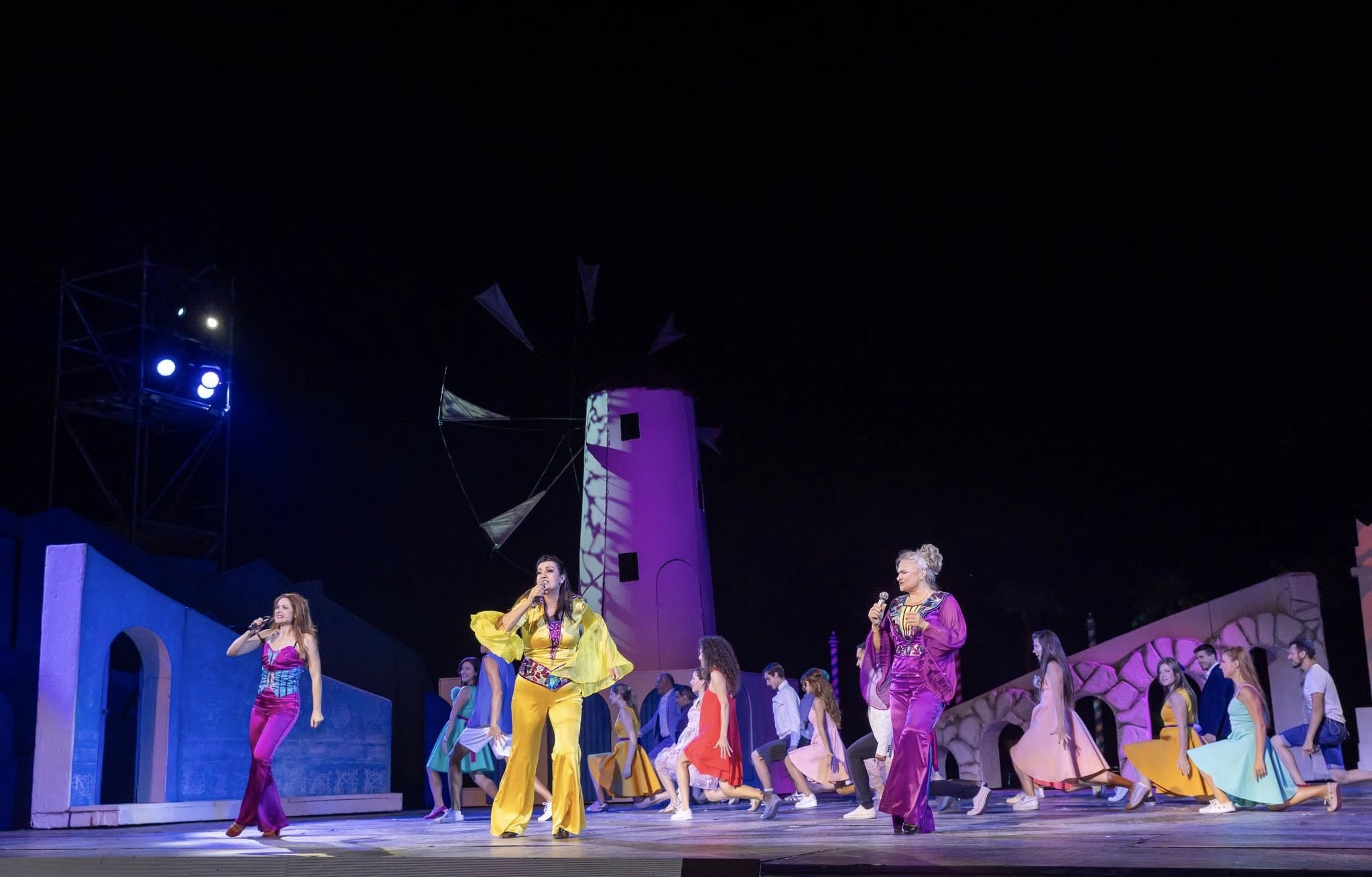 Снимка: MAMMA MIA! - Musical by Benny Andersson, Björn Ulvaeus, Director Plamen Kartaloff
