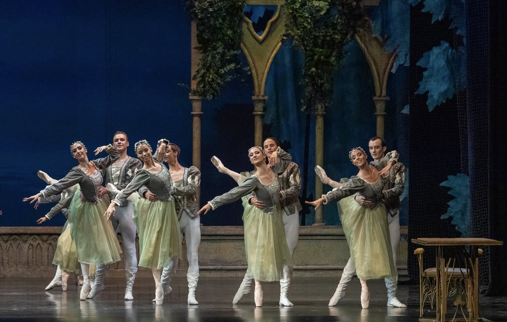 Снимка: ЛЕБЕДОВО ЕЗЕРО / SWAN LAKE by Pyotr Ilyich Tchaikovsky