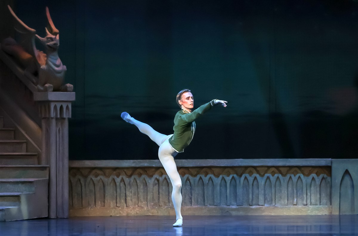 Photo: ЛЕБЕДОВО ЕЗЕРО / SWAN LAKE by Pyotr Ilyich Tchaikovsky