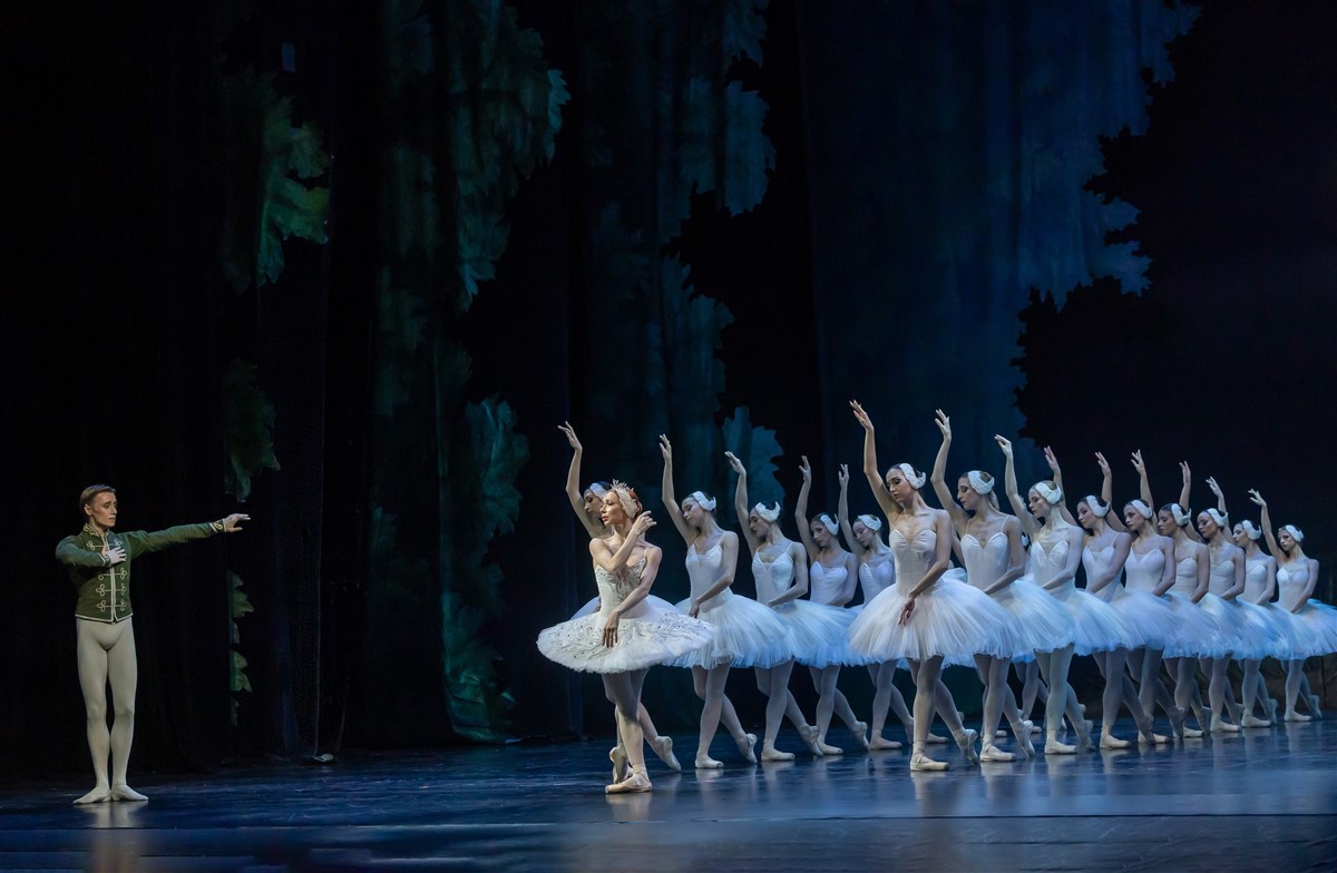 Photo: ЛЕБЕДОВО ЕЗЕРО / SWAN LAKE by Pyotr Ilyich Tchaikovsky