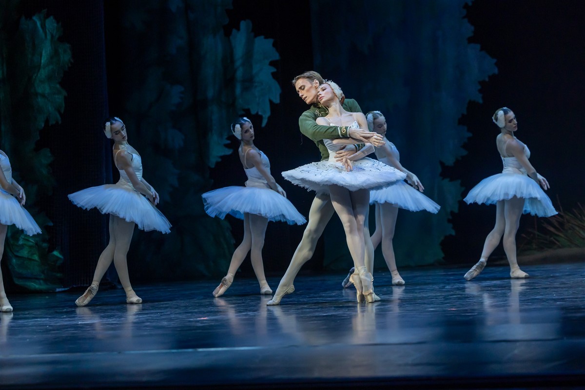 Photo: ЛЕБЕДОВО ЕЗЕРО / SWAN LAKE by Pyotr Ilyich Tchaikovsky
