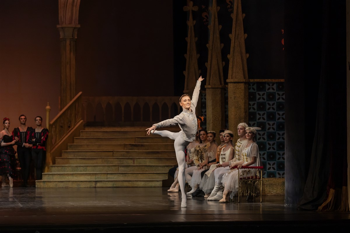 Photo: ЛЕБЕДОВО ЕЗЕРО / SWAN LAKE by Pyotr Ilyich Tchaikovsky