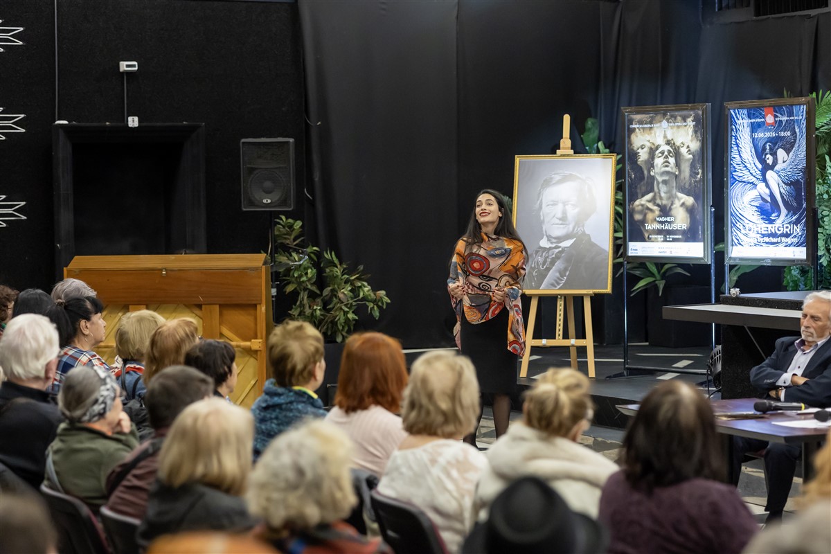 Снимка: Първа среща с публиката за новия сезон