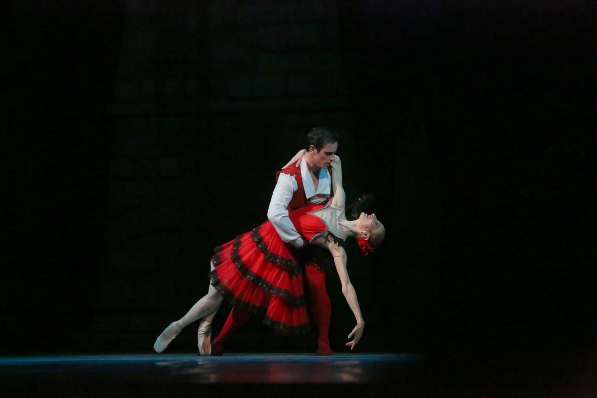 Снимка: ДОН КИХОТ / DON QUIXOTE Ballet by Ludwig Minkus