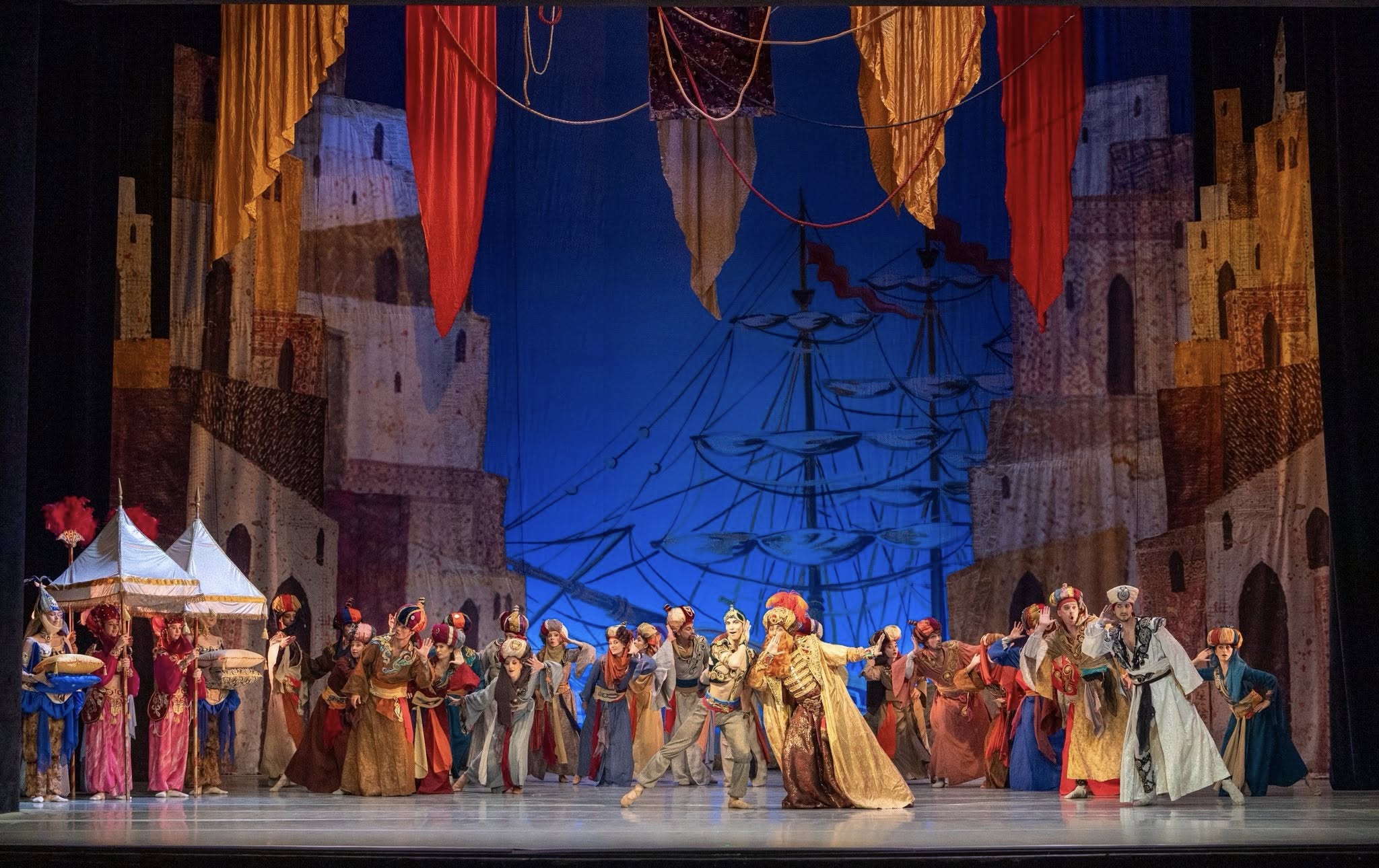 Снимка: КОРСАР / LE CORSAIRE Ballet by Adolphe Adam