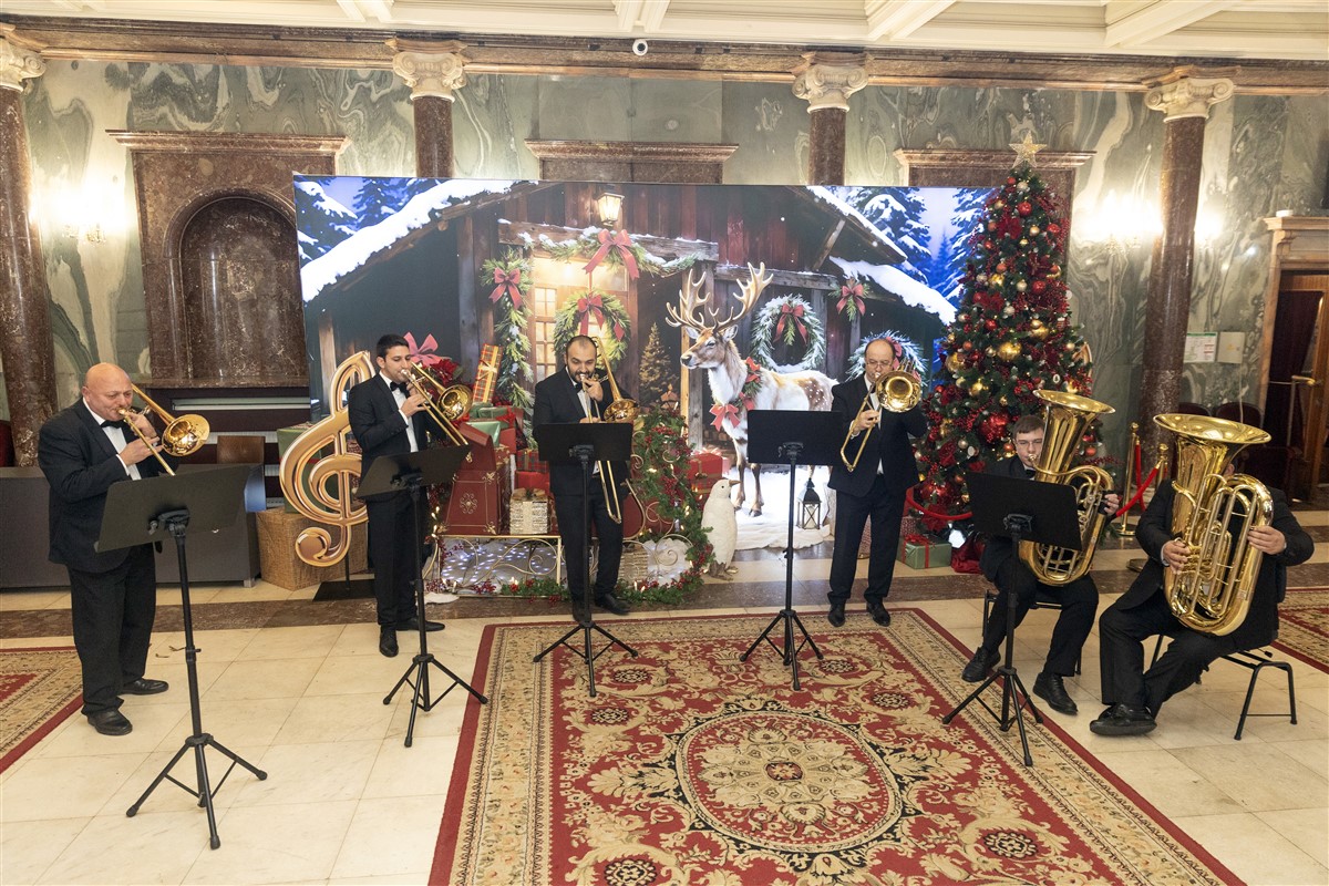 Снимка: Тромбонистите на Софийската опера с нови инструменти