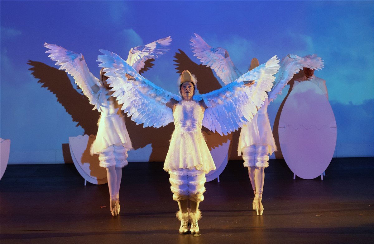 Снимка: ГРОЗНОТО ПАТЕНЦЕ / THE UGLY DUCKLING