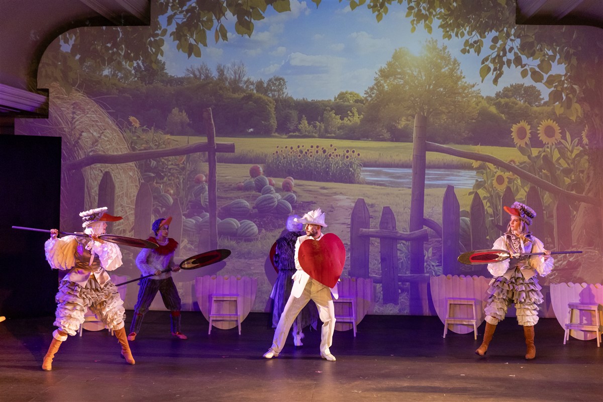 Снимка: ГРОЗНОТО ПАТЕНЦЕ / THE UGLY DUCKLING