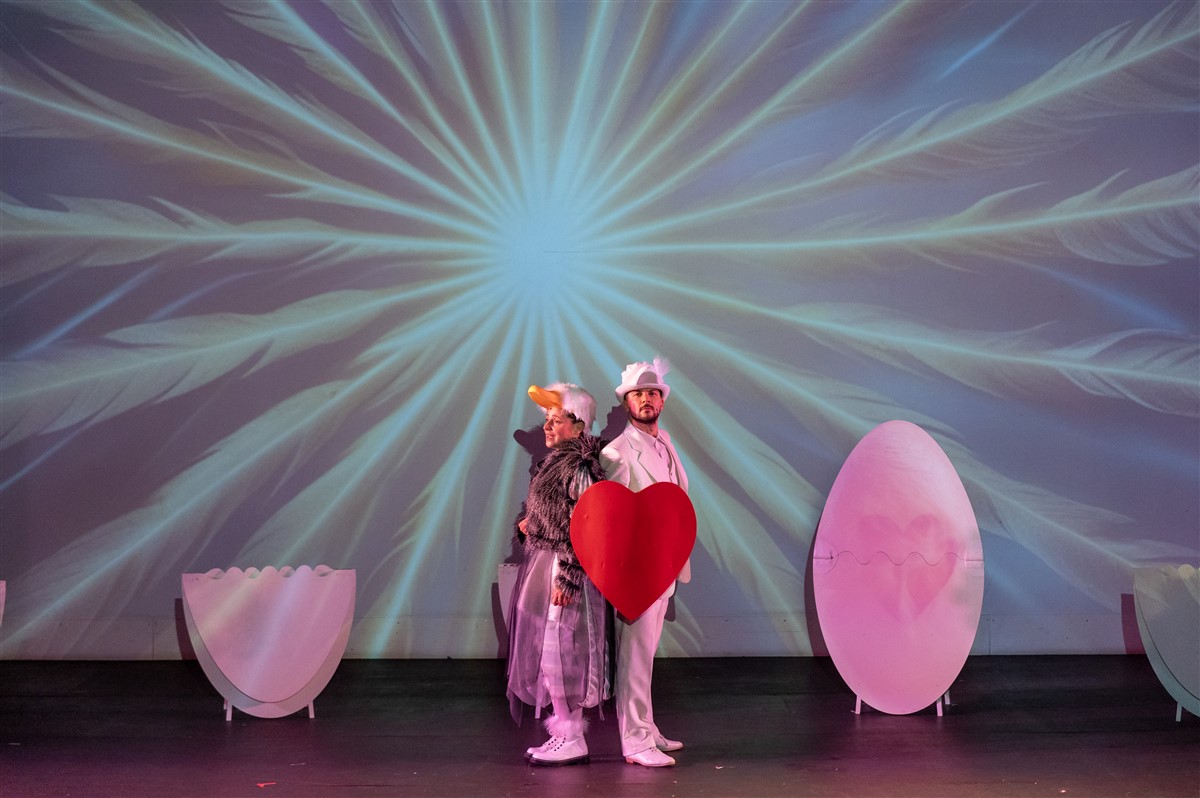 Снимка: ГРОЗНОТО ПАТЕНЦЕ / THE UGLY DUCKLING