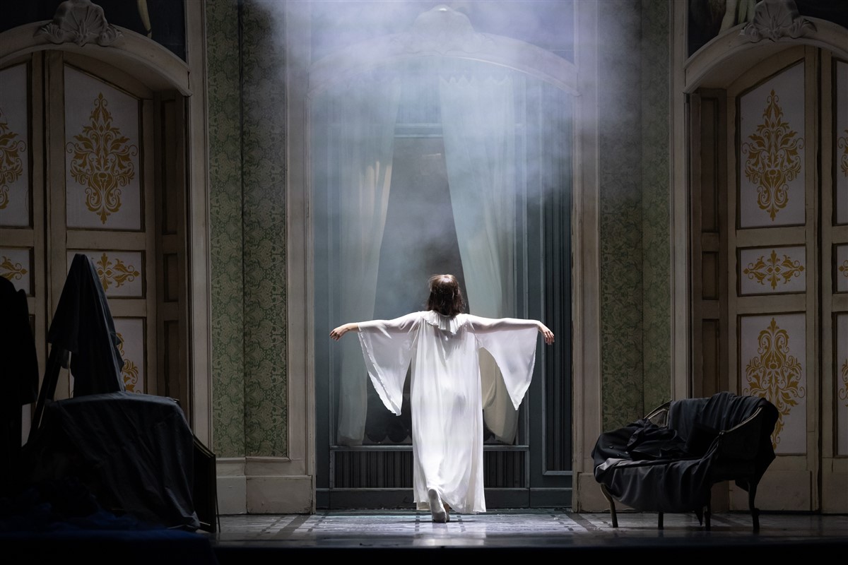 Снимка: ТРАВИАТА / LA TRAVIATA by Giuseppe Verdi