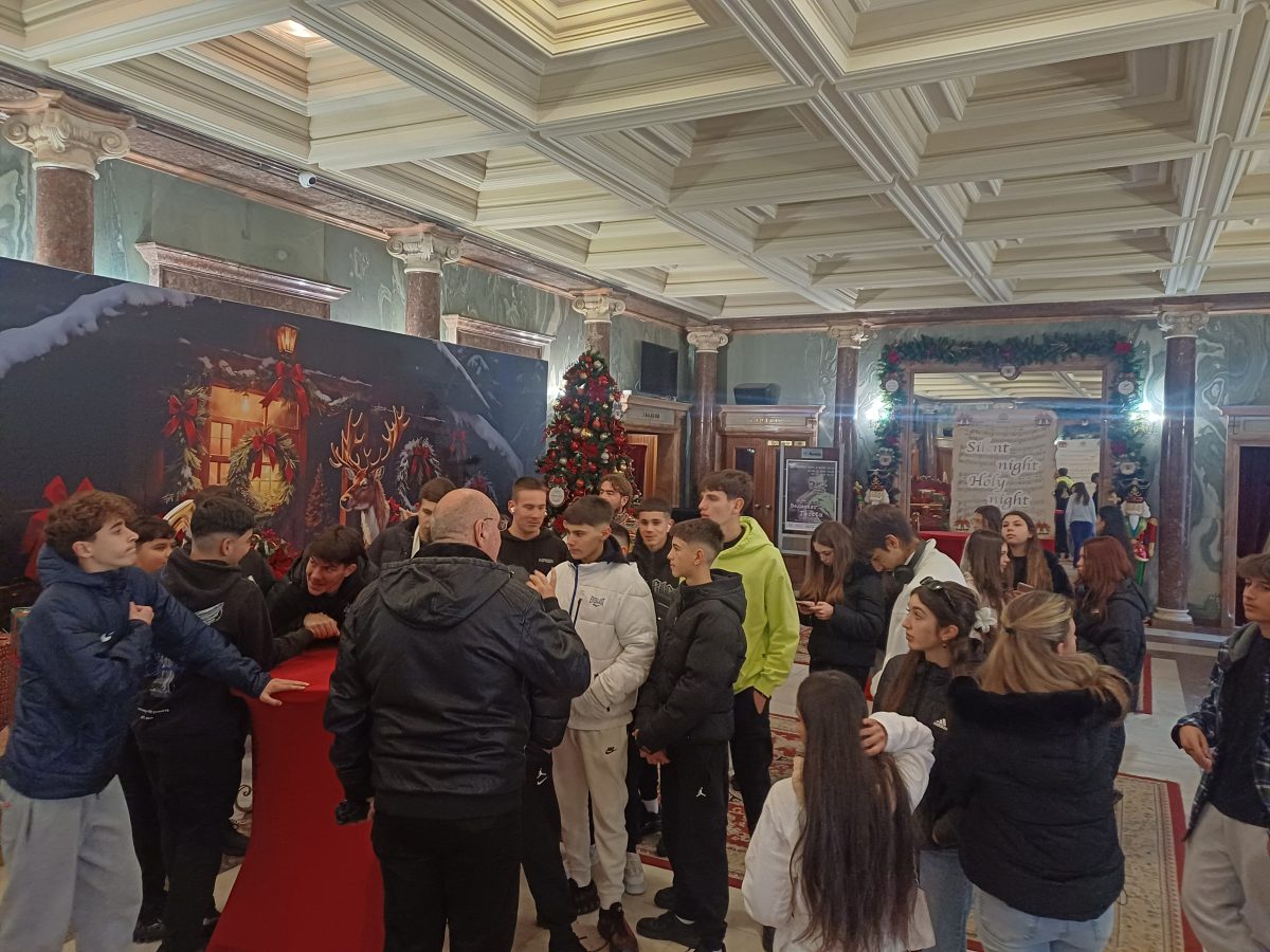 Снимка: На 12 декември 2025 г. като част от пътуването им до София, група гръцки ученици посетиха Софийската опера