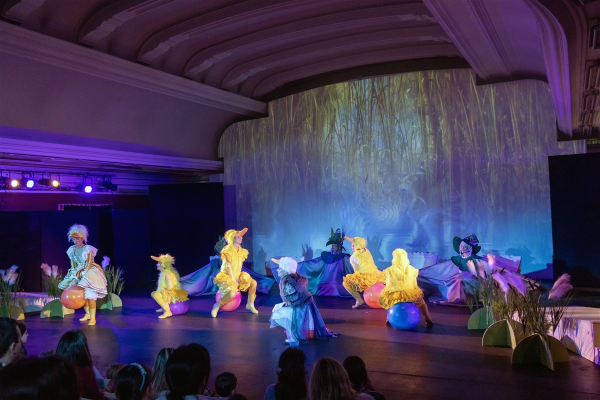 Снимка: ГРОЗНОТО ПАТЕНЦЕ / THE UGLY DUCKLING