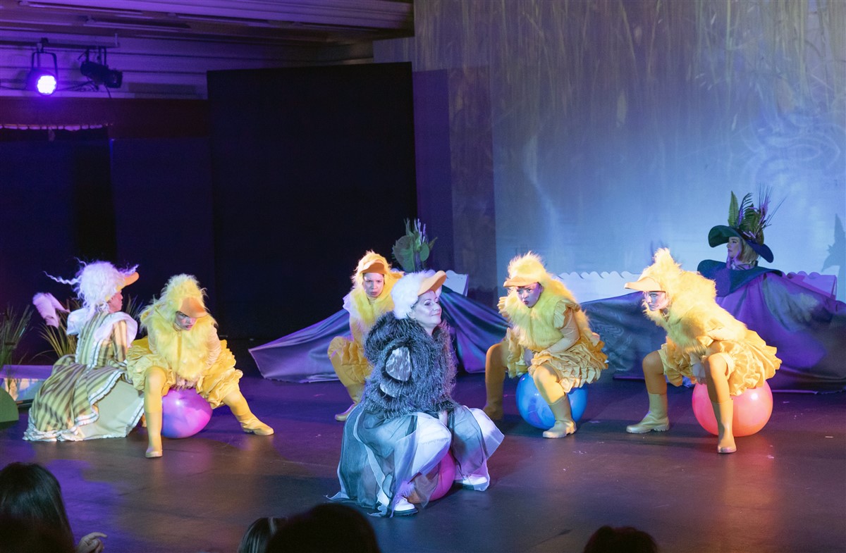 Снимка: ГРОЗНОТО ПАТЕНЦЕ / THE UGLY DUCKLING