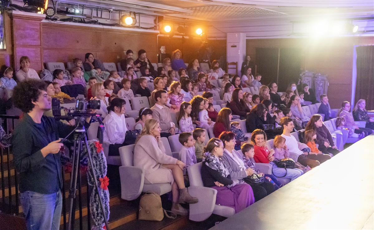 Снимка: ГРОЗНОТО ПАТЕНЦЕ / THE UGLY DUCKLING