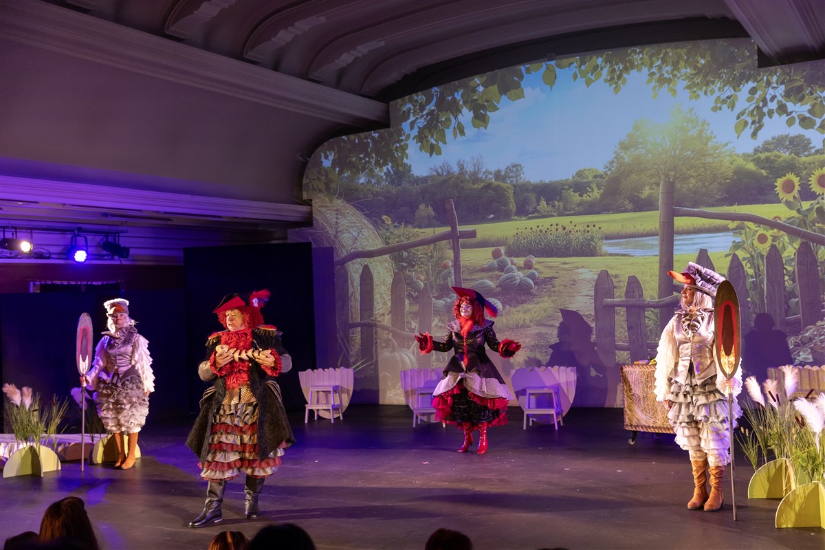 Снимка: ГРОЗНОТО ПАТЕНЦЕ / THE UGLY DUCKLING