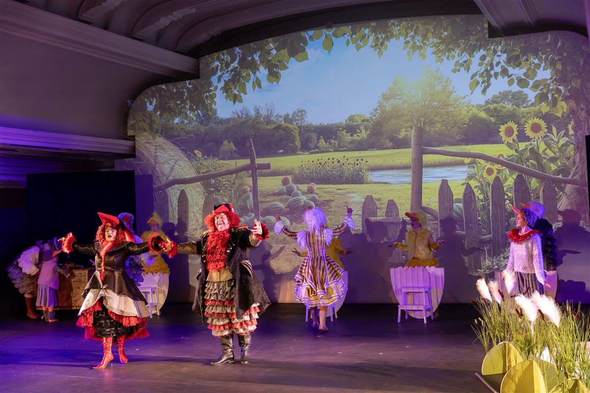 Снимка: ГРОЗНОТО ПАТЕНЦЕ / THE UGLY DUCKLING