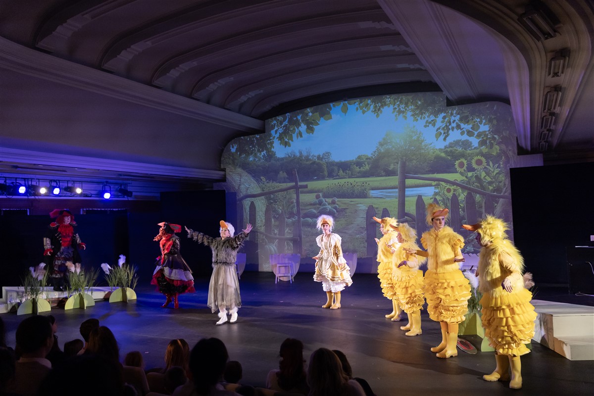 Снимка: ГРОЗНОТО ПАТЕНЦЕ / THE UGLY DUCKLING