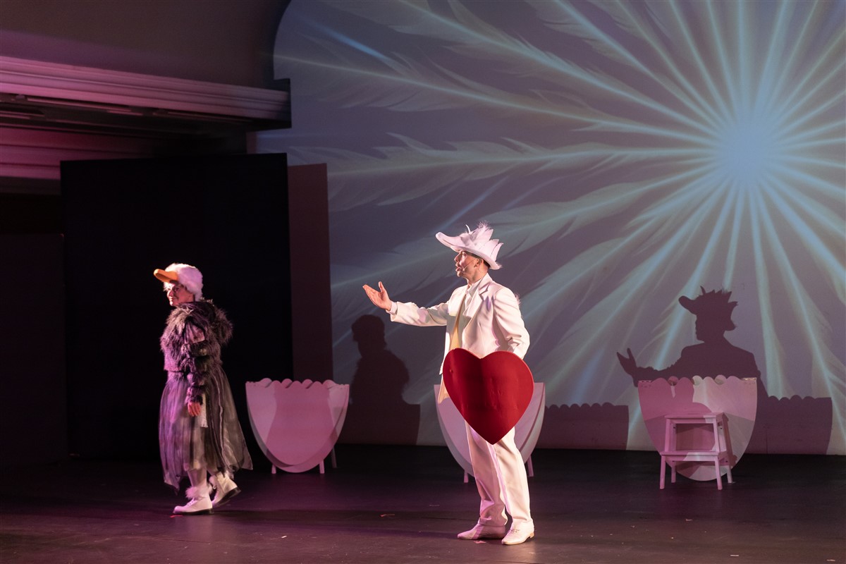 Снимка: ГРОЗНОТО ПАТЕНЦЕ / THE UGLY DUCKLING