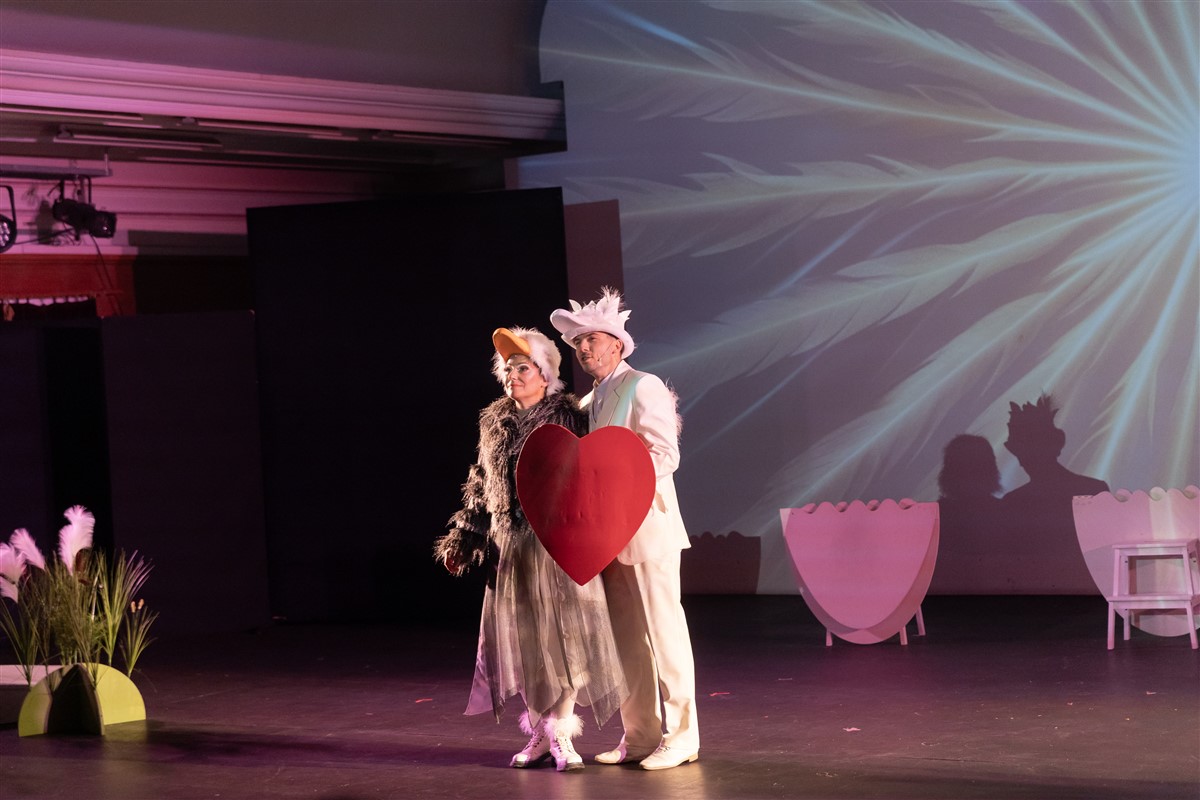 Снимка: ГРОЗНОТО ПАТЕНЦЕ / THE UGLY DUCKLING