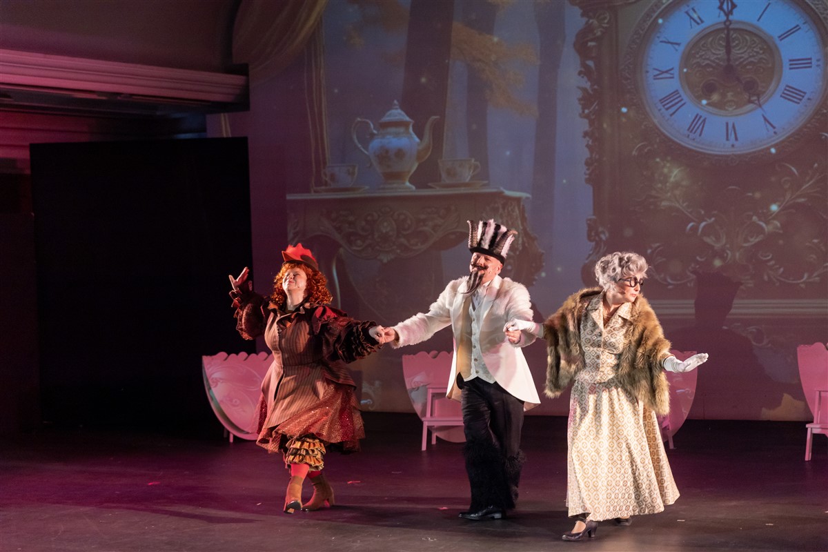 Снимка: ГРОЗНОТО ПАТЕНЦЕ / THE UGLY DUCKLING